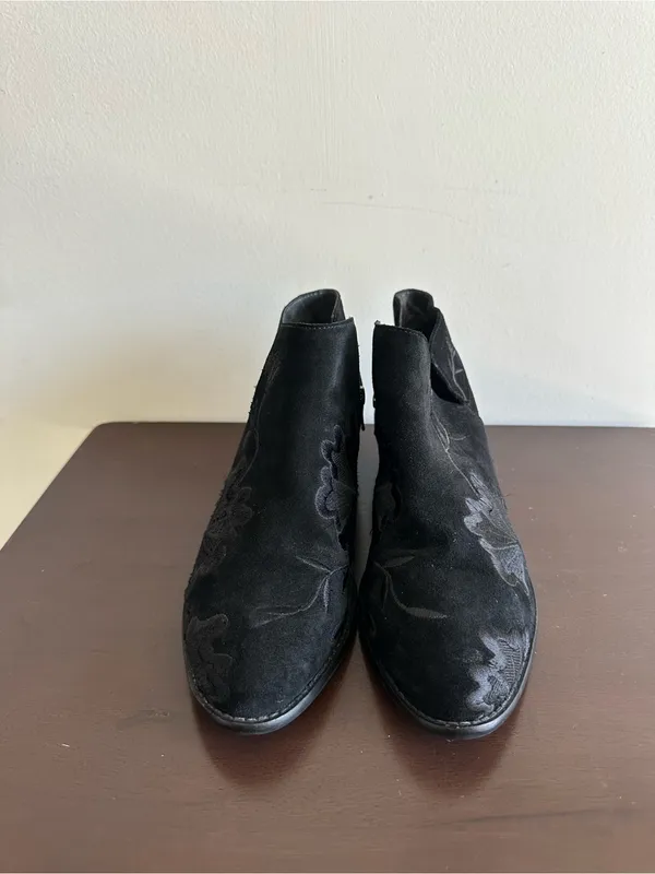 Seychelles Black Suede Embroidered Ankle Boots 8 - Image 2