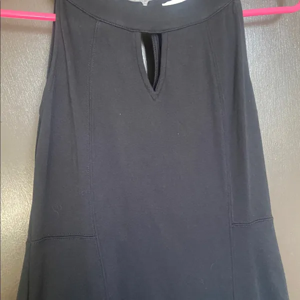 Elegant Black Sleeveless Dress - Image 8