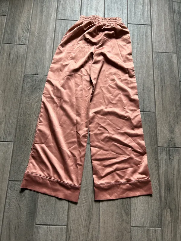 House of CB Wide Leg Satin Pants in Dusty Rose - Image 4