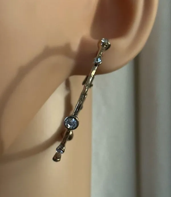 Gold tone hoop earrings - Image 3