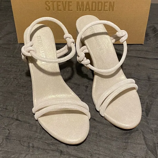 Steve Madden “Harrlow” dusty gold strappy heels open toe sandals size 6.5 suede - Image 2