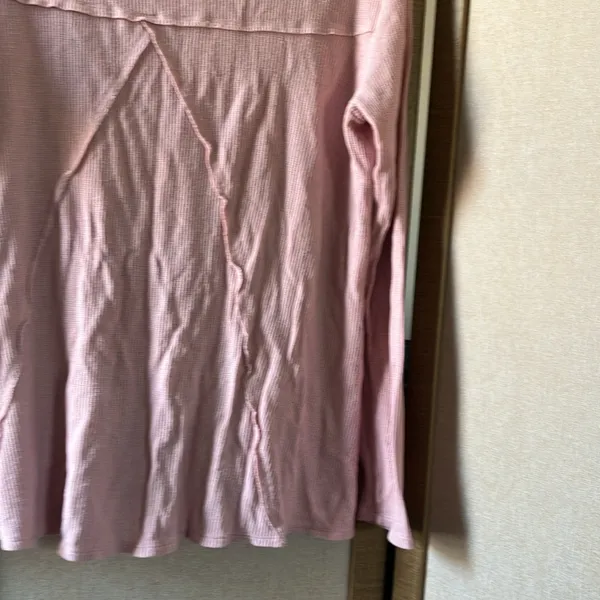 B.L.E.U. Soft Pink Top large - Image 2