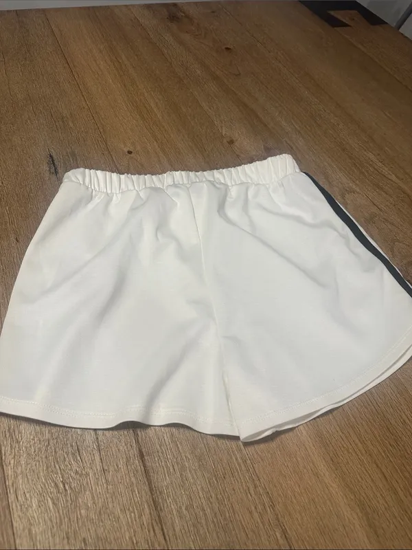 Versona 21 saints white shorts with 2 black lines on the side‎ size XL NWOT - Image 4