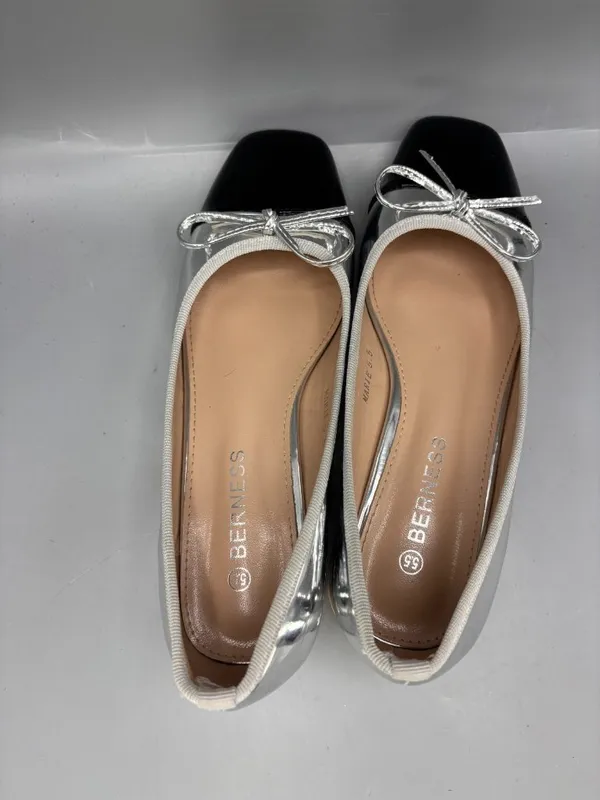 Berness Marie Pumps Women 5.5 Silver Black Patent Bow Details Slip On Block Heel - Image 5
