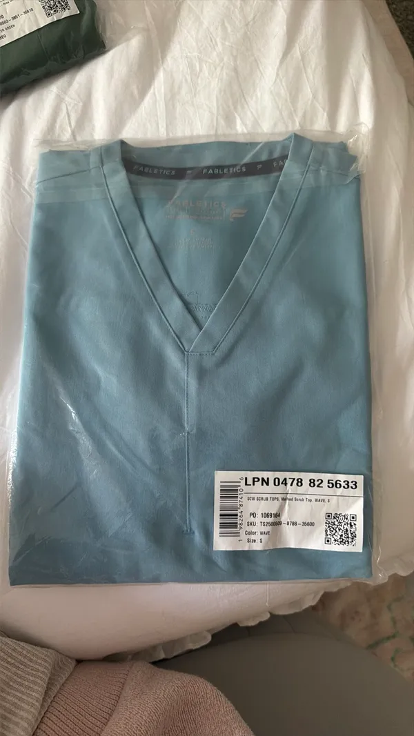 Fabletics scrub top  - Image 2