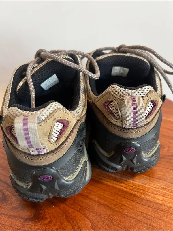 Oboz Women’s Athletic Trail Shoes in Tan and Purple size 7 - Image 5