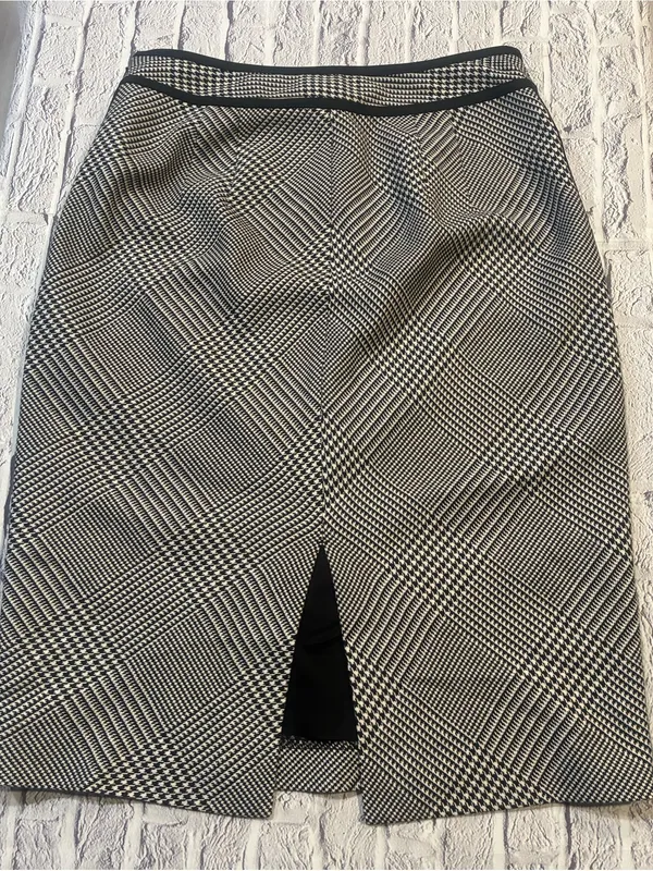 White House Black Market Black and White‎ Glen Plaid Pencil Skirt - Image 5