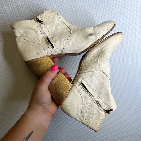 Esquivel | Elegant Cream Ankle‎ Boots with Wooden Heel 8 - Image 7