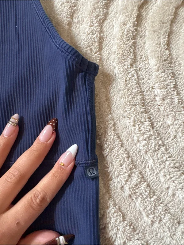 navy lululemon tank - Image 2