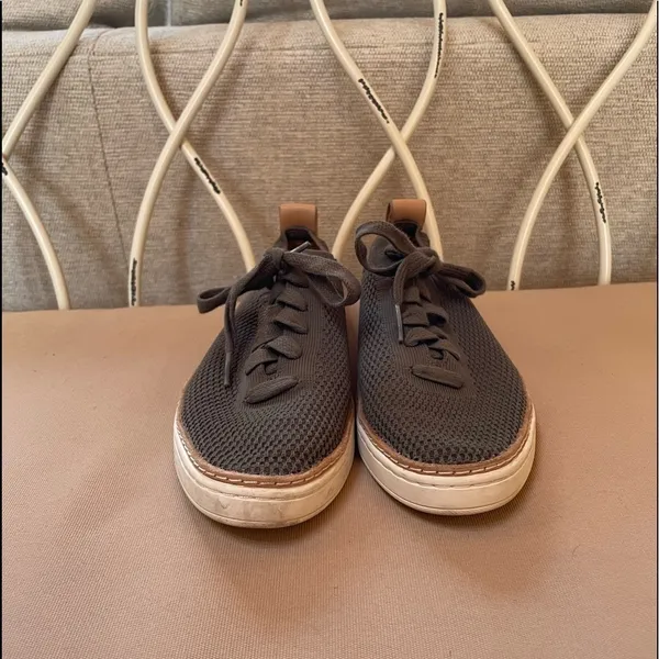 Ugg Sidney Lace Up Sneaker in‎ Green Size 7 - Image 4
