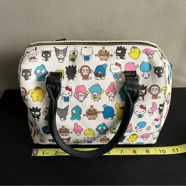 VERY RARE Loungefly loves Sanrio AOP Character Crossbody Purse Bag Satchel HEART - Image 3