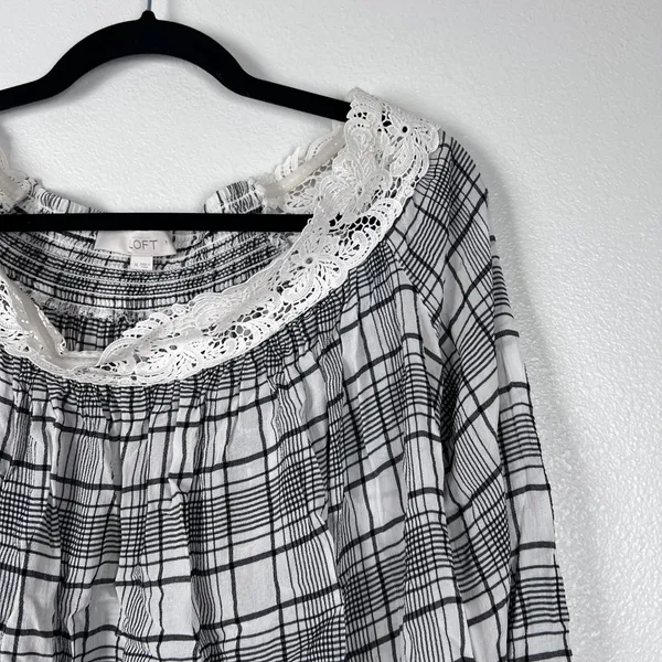 Ann Taylor LOFT Women's Plaid Blouse Sz M - Image 3