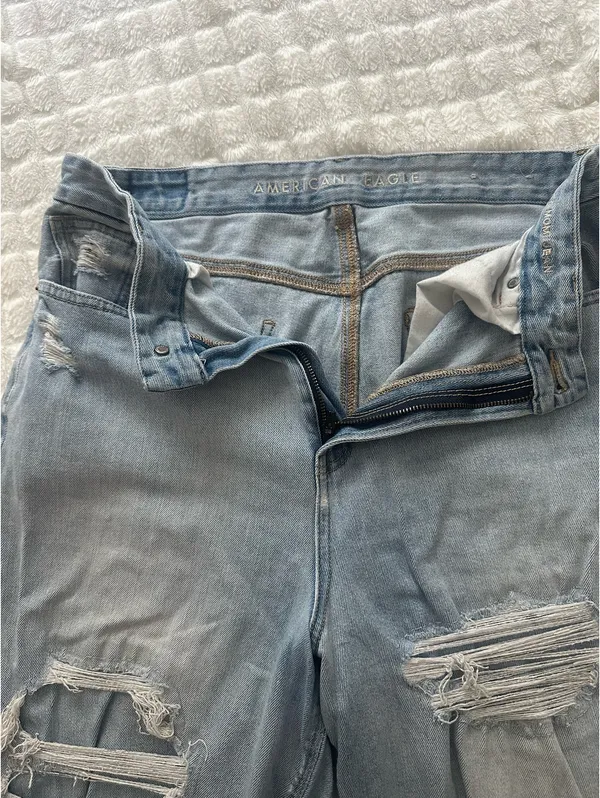 American Eagle Jeans - Image 3