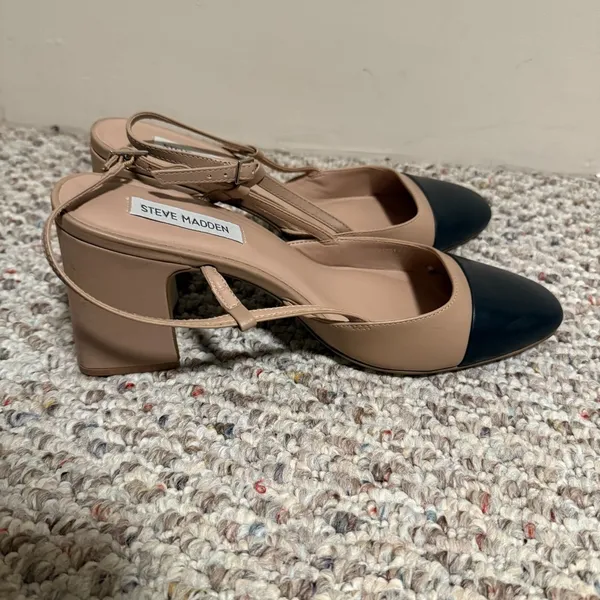 Steve Madden Cap toe Slingback Black and Tan Heels Classic Elegance- Size 9 - Image 2