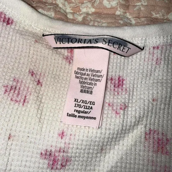 Victoria's Secret floral thermal long sleeve top and jogger pajama set. - Image 3