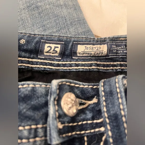 Miss Me Cuffed Capri Cropped Blue Denim Jeans Jewel Flap Back Pockets Size 25 - Image 3
