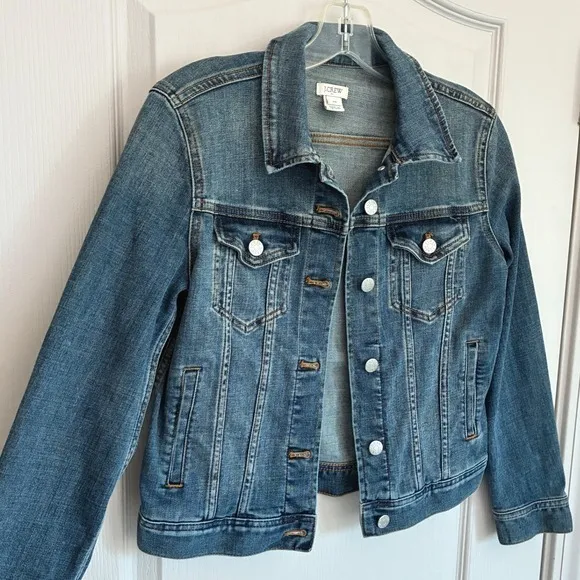 J.Crew Womens Medium Wash Denim Trucker Jacket XS Blue Cotton Button‎ Up Pockets - Image 4