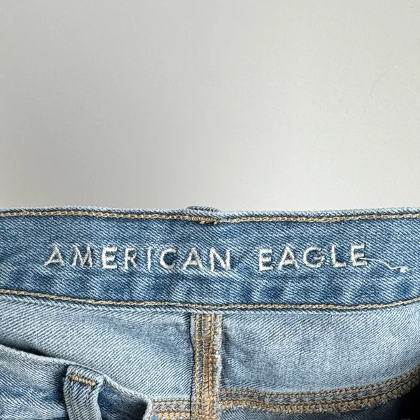 American Eagle Mom Jeans Size 2 SHORT - Image 4