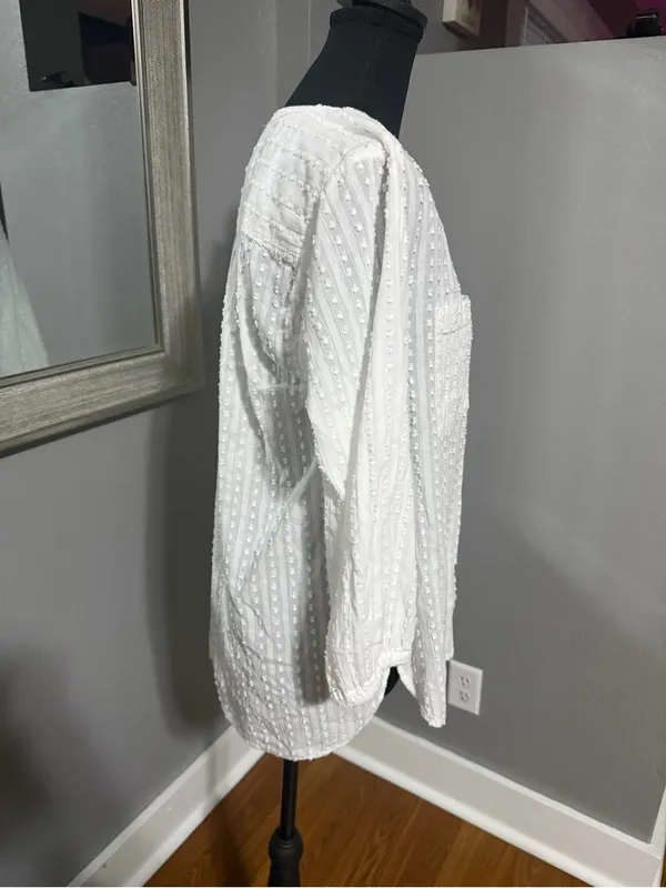Anthropologie x Akemi + Kin white textured boho cottage-core button up top small - Image 5