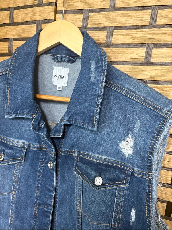 Kenzie denim vest size large - Image 3