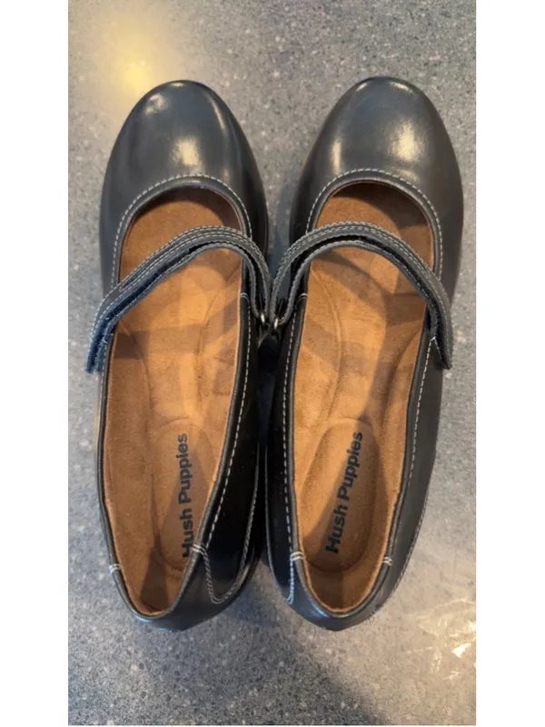 Hush Puppies Black Mary Jane Flats 9.5 with White Stitching - Image 4