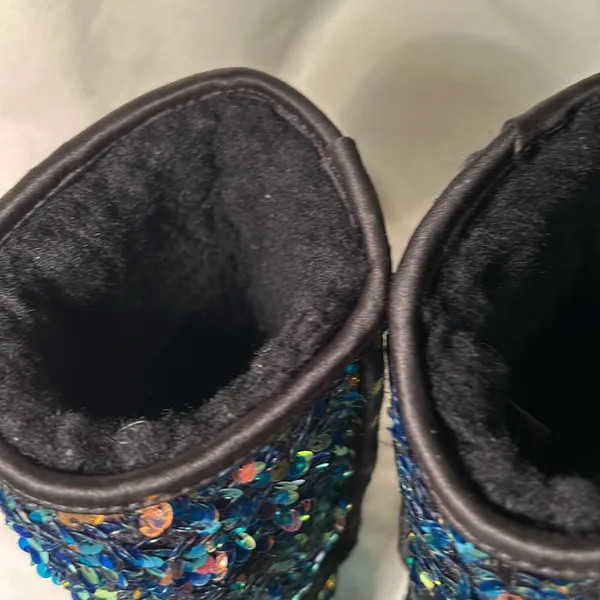 UGG Classic Short Stellar Sequin Black Sheepskin Warm Boots Size US 5. - Image 8