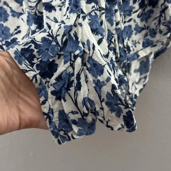 American Eagle Women Elastic Waist White/Blue Floral Loose Shorts size‎ XXS - Image 3