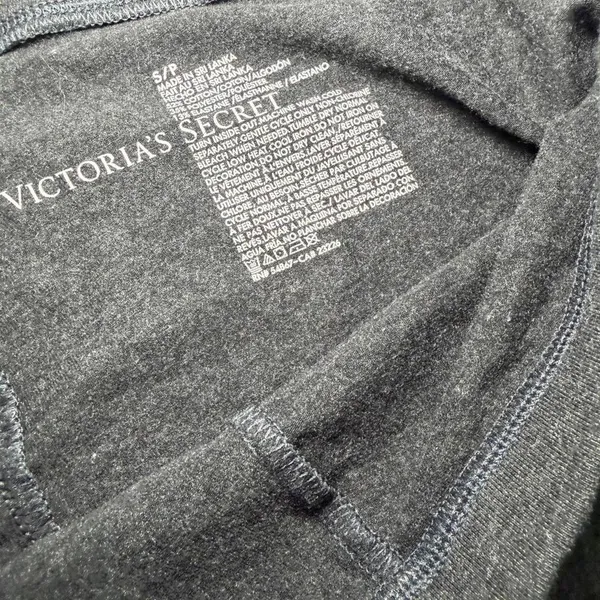 Victoria’s secret Women's Black and Grey Leggings - angel vs love - Image 3