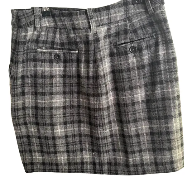 Eddie Bauer grey plaid skirt with pockets - Image 4