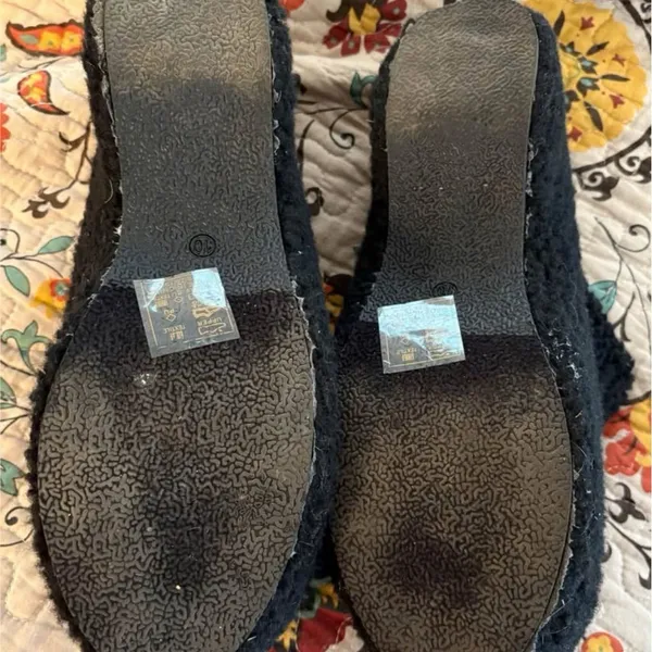 Azalea Wang Black Sherpa Platform Clogs NWOT Faux Fur Chunky Mule - Image 7