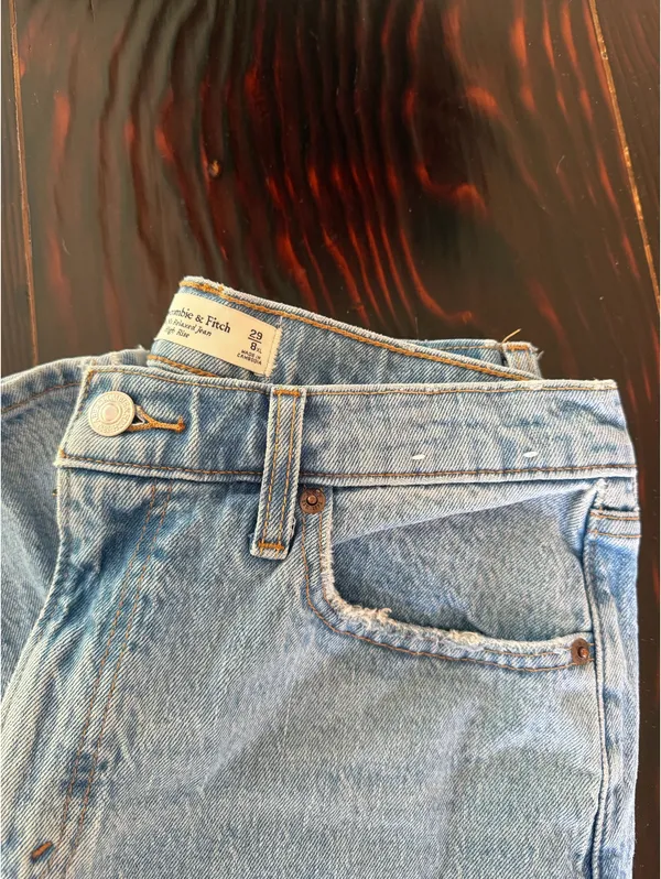 Abercrombie Jeans - Image 2