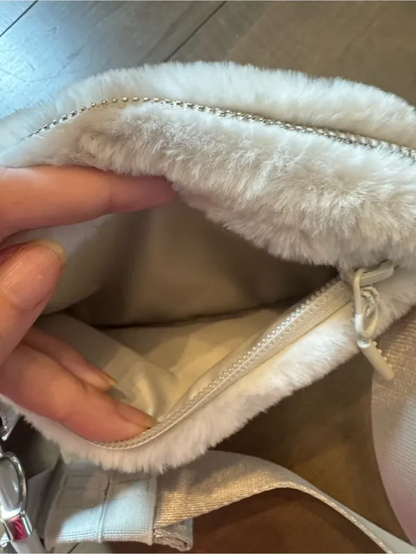 Lululemon Everywhere Belt Bag 1L Fleece Light Ivory Cream NWOT - Image 7
