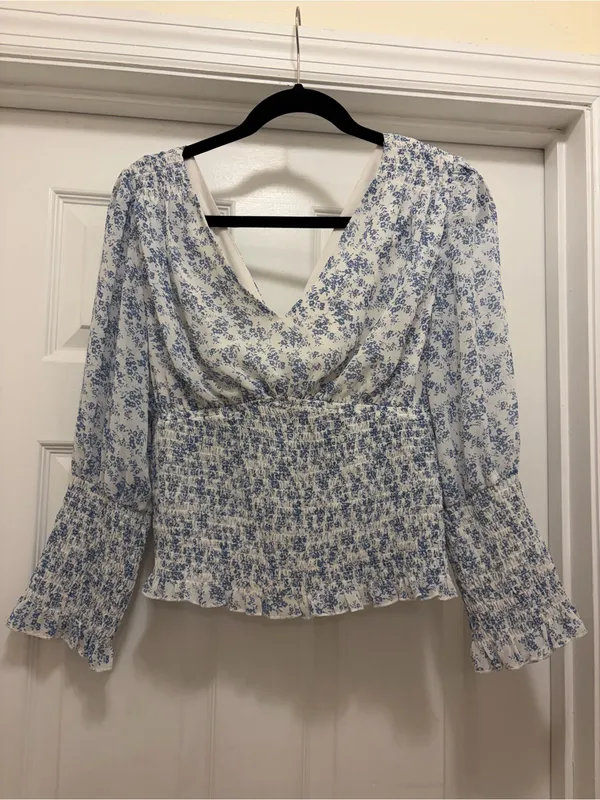 Promesa Blue and White Floral Smocked V-Neck Blouse - Image 4