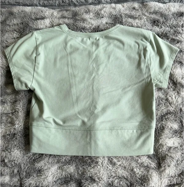 Old Navy Powerchill Workout Top - Pale green Small - Image 2