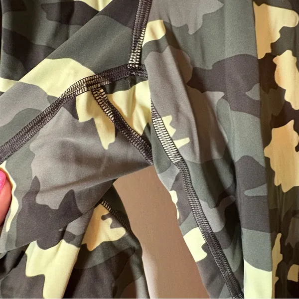 Lululemon Fast and Free Tight 25Non-Reflective Nulux Sz 8 Heritage 365 Camo - Image 4