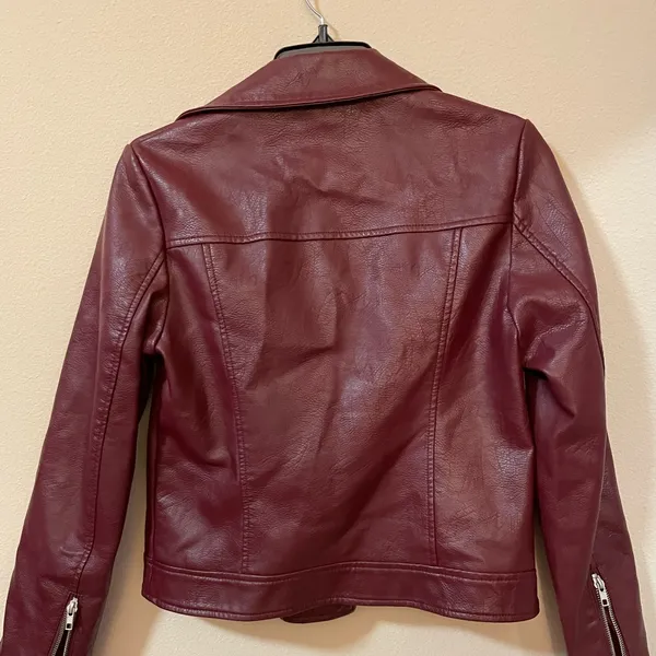 Maroon Leather Jacket Like New Absolutely Gorgeous Front Open With Zipper - Image 4