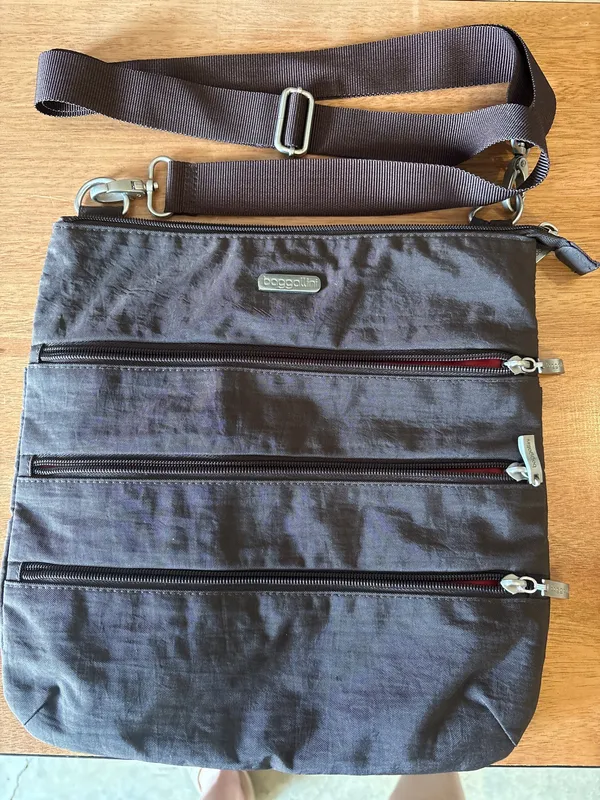Baggallini big zipper Crossbody Nylon - Image 2