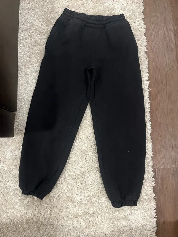 Aritzia Golden sweatpants black - Image 2