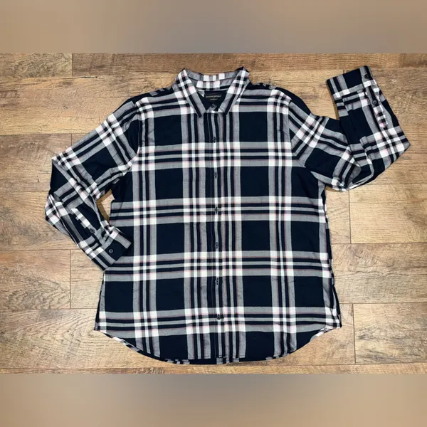 Banana Republic Boyfriend Fit Flannel Shirt - Image 2