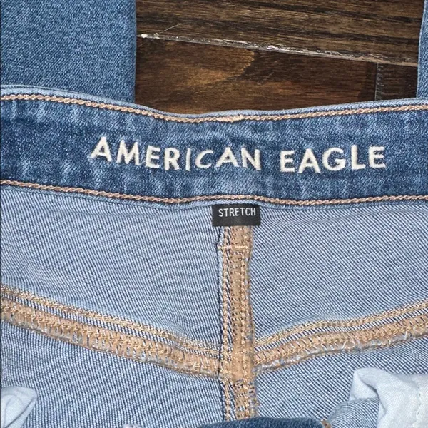 American Eagle Outfitters Classic MOM Jeans size 4 - Image 4