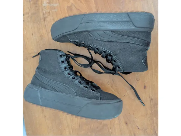 Ladies' Puma Kaia Black Platform Sneakers US 6 - Image 4