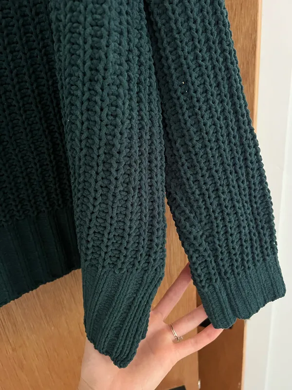 American Eagle Oversized Cable Knit Sweater - Image 4