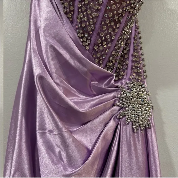 Sherri Hill 55367 Draped One Shoulder Gown Lilac Size 2 - Image 4