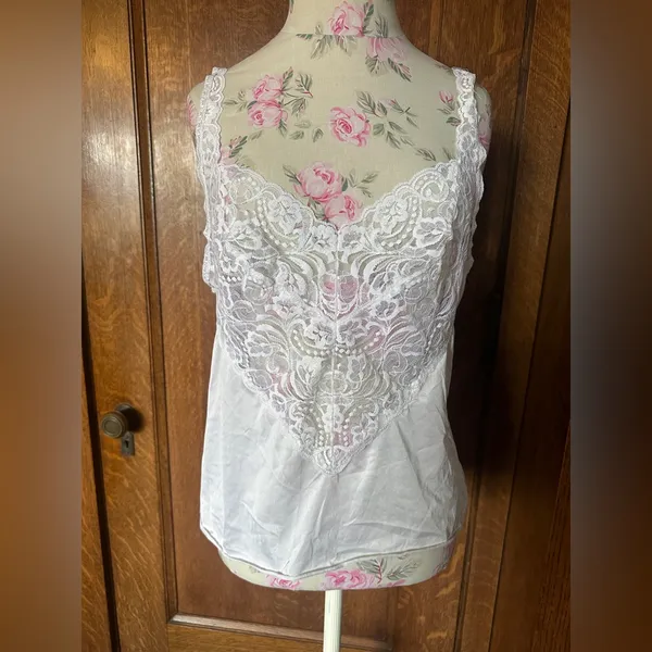 Vtg Vanity Fair Lace Front Camisole, Size 38 (modern L) - Image 7