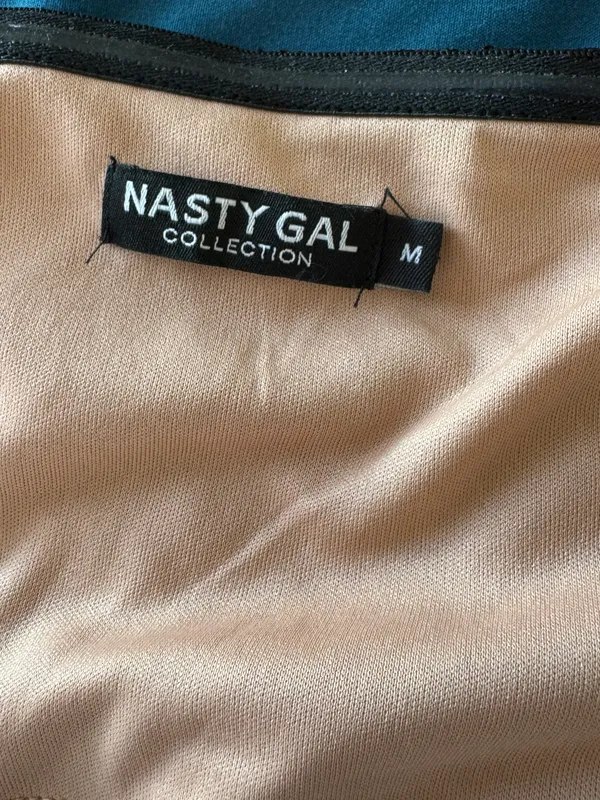 Nasty Gal Lace Crop Top - Image 4