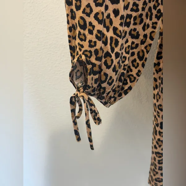 Entro Leopard Print Button Down Blouse Tie Sleeve V-Neck Pockets Boho Chic Small - Image 6