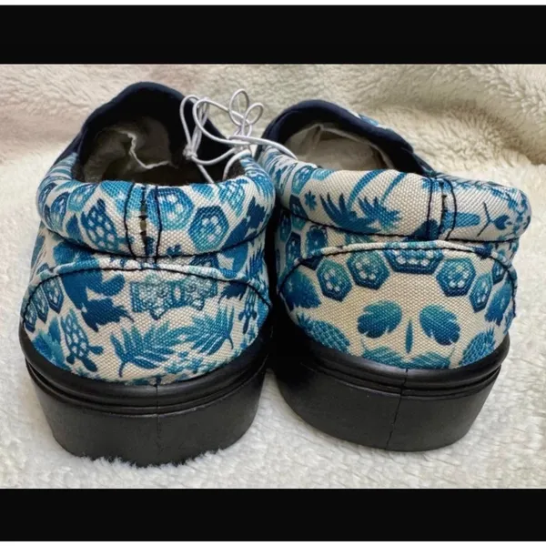 Disney Stitch Tropical Canvas Slip On Shoes NWT Women’s 8 - Image 3