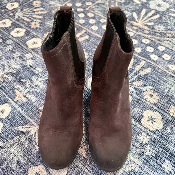 Sorel Chelsea Wedge Boots - Image 2