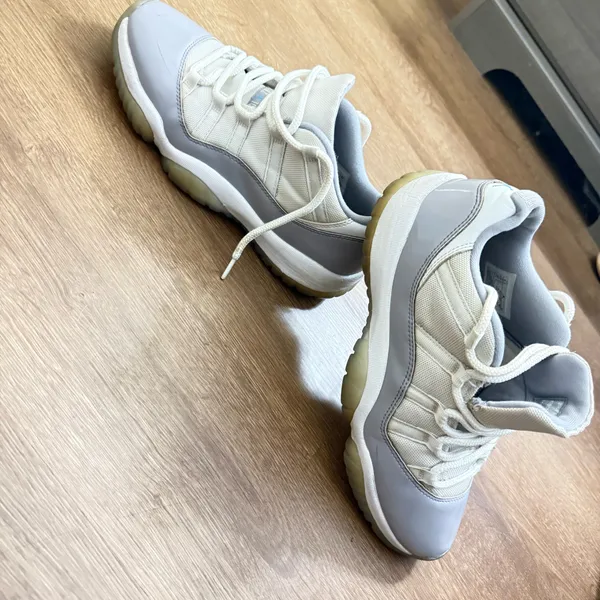 Nike Air Jordan 11 Retro Cement Grey Mens Size 9.5 US Sneakers Shoes - Image 5
