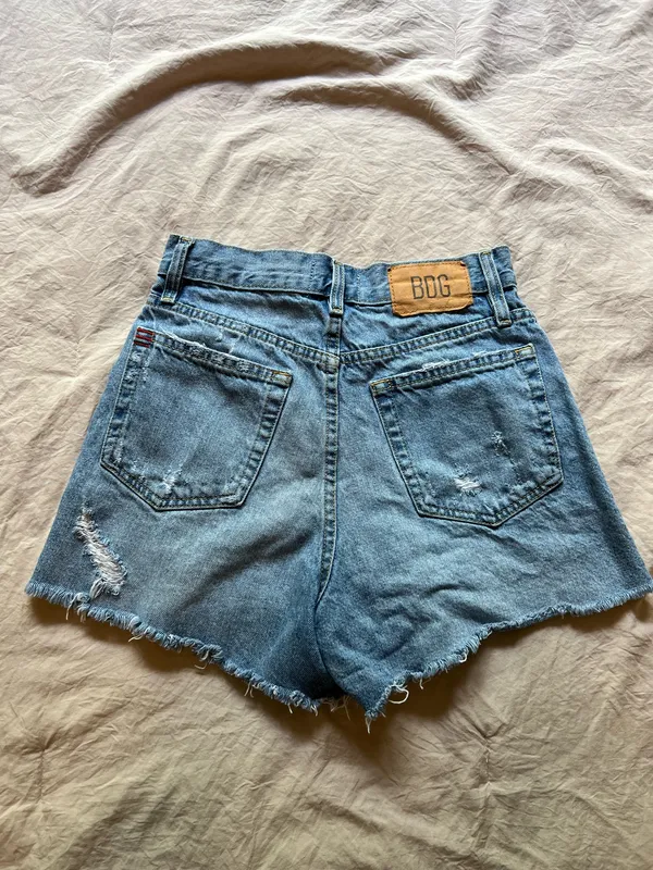BDG/Urban Outfitters High-waisted, distressed denim shorts with a relaxed fit and a touch of grunge charm - Image 5